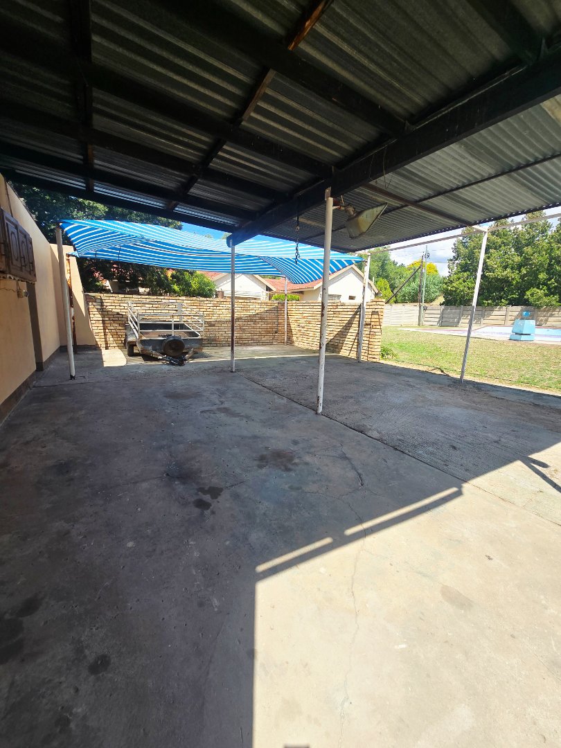 4 Bedroom Property for Sale in La Hoff North West